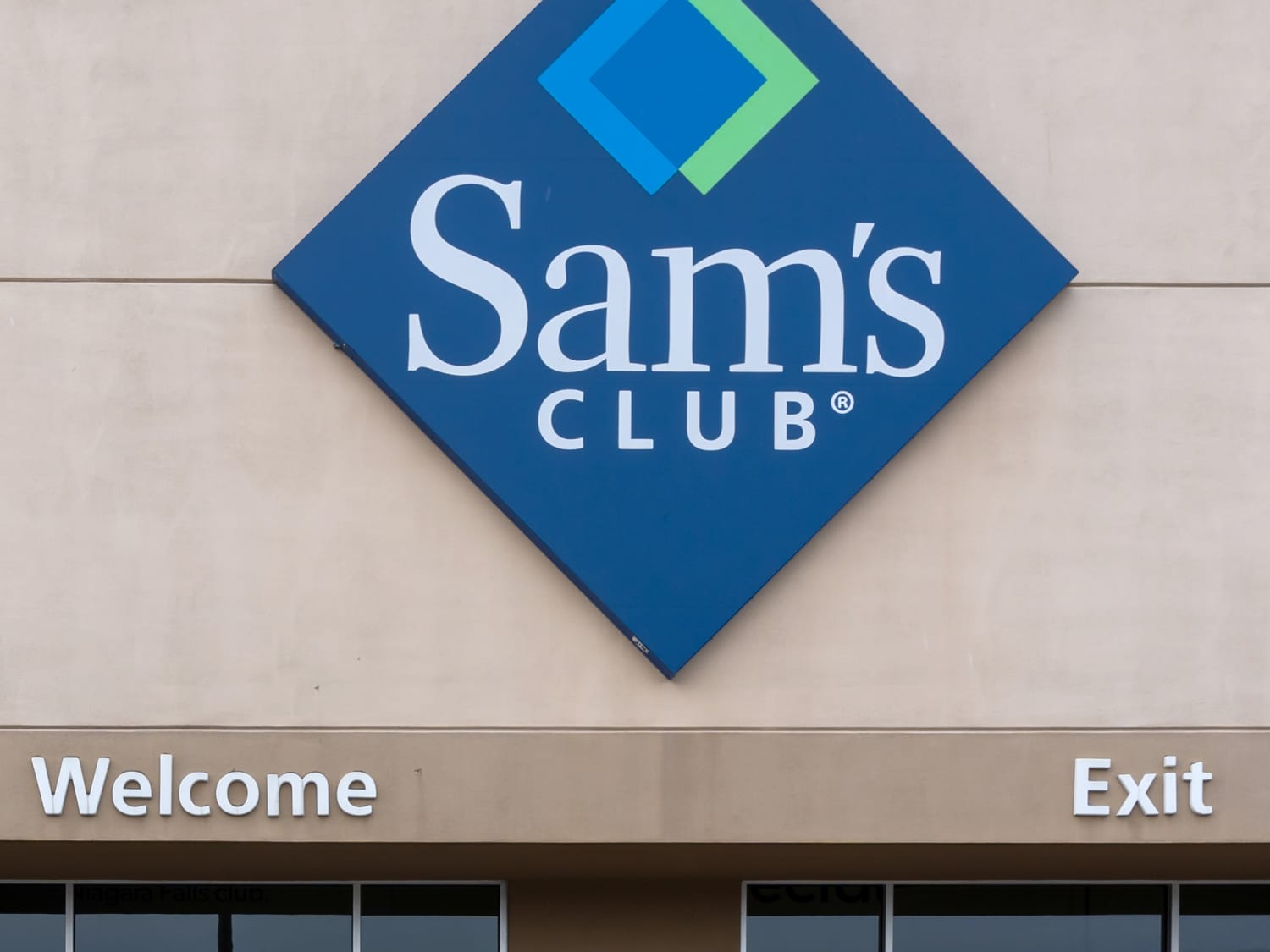 Sam's Club's Version of the Popular Bogg Bag Is Nearly Half the Price