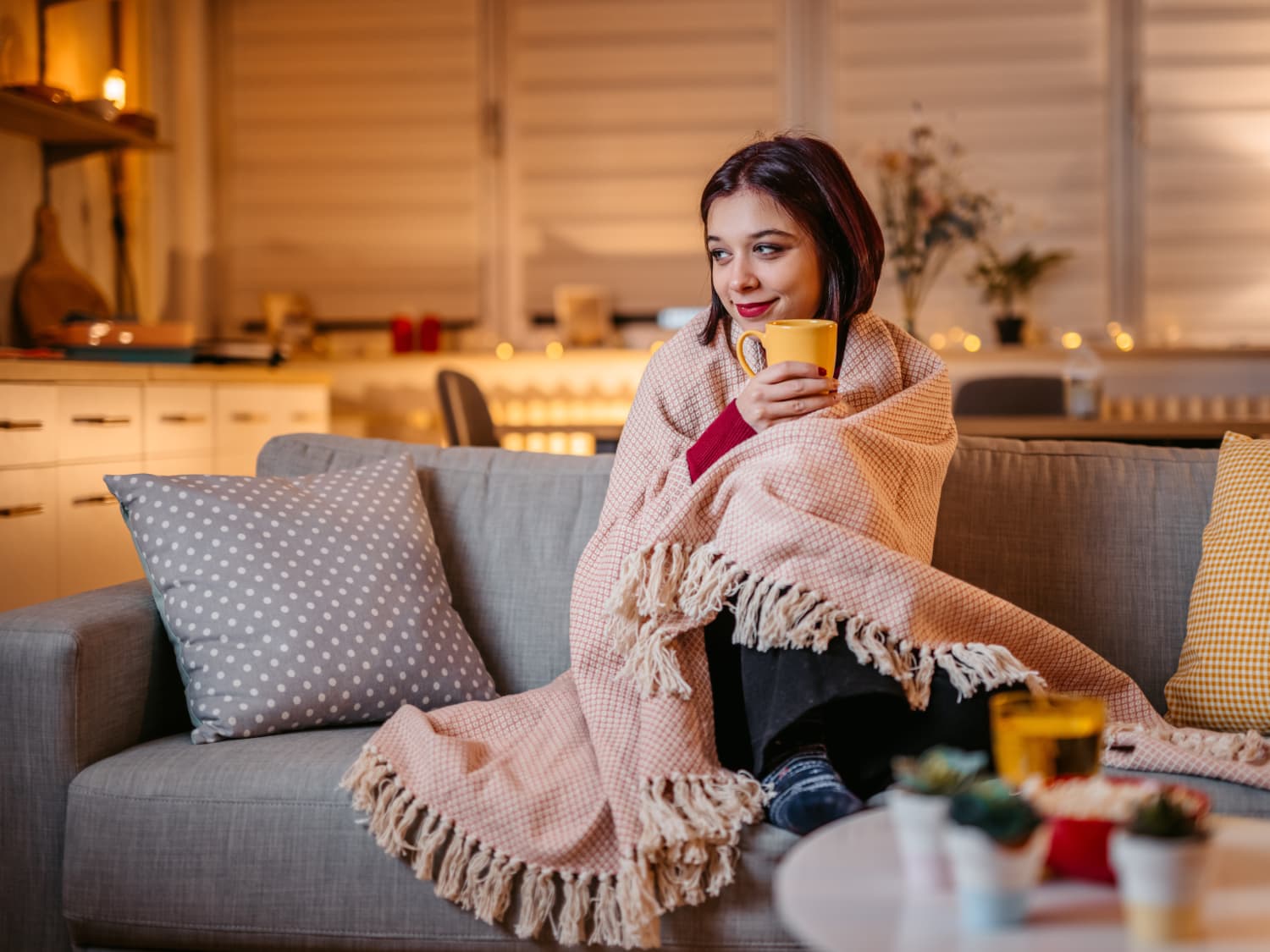 Size of hot sale average throw blanket