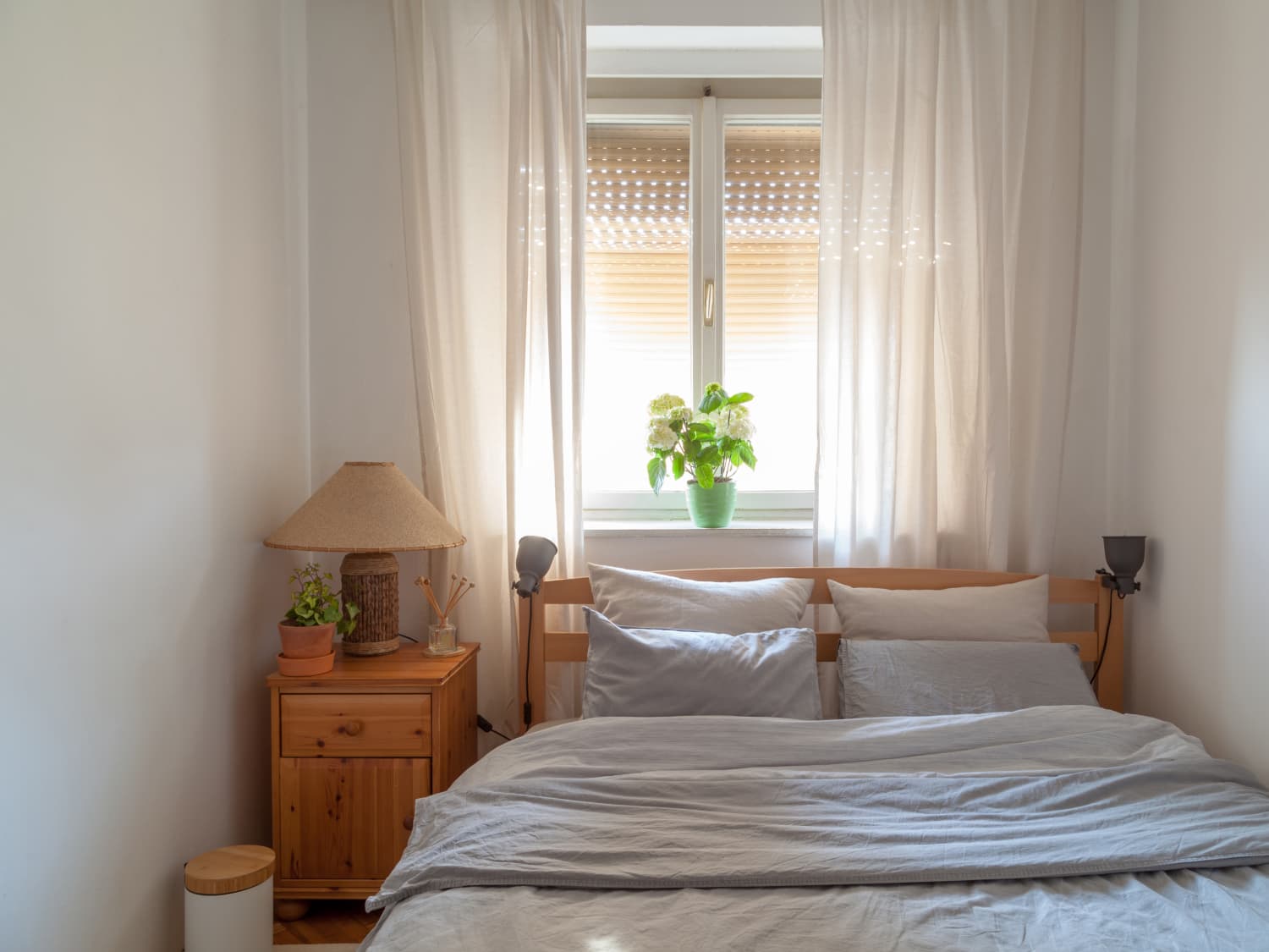 Minimum room size for queen bed new arrivals
