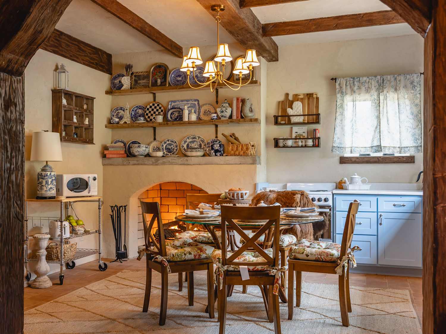 This Southern Home Transformed Into the Cottage from “The Holiday” | The  Kitchn, image size:1500x1125