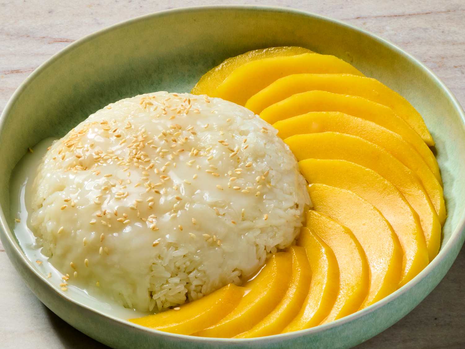 Sticky Rice Mango: Manis Legit yang Mendunia