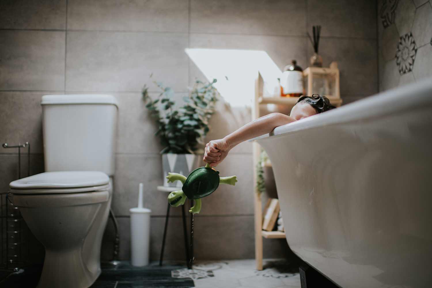 How to Get Rid of Those Stains in Your Bath Tub