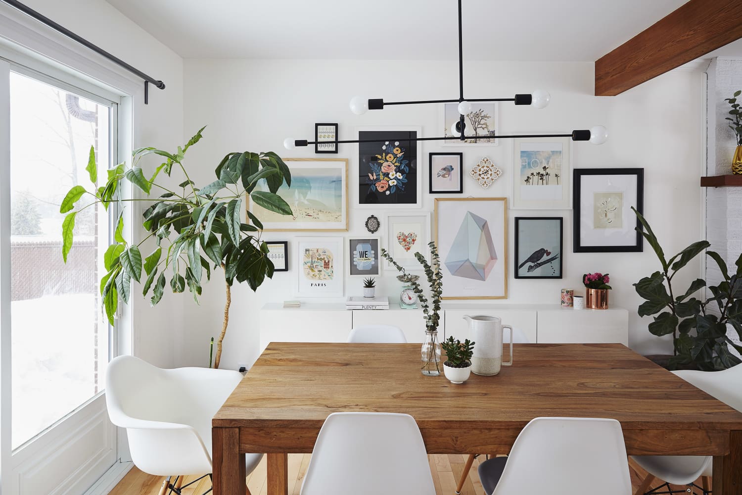 This HGTV Designer-Approved Lighting Trick Makes a Small Space Look Bigger