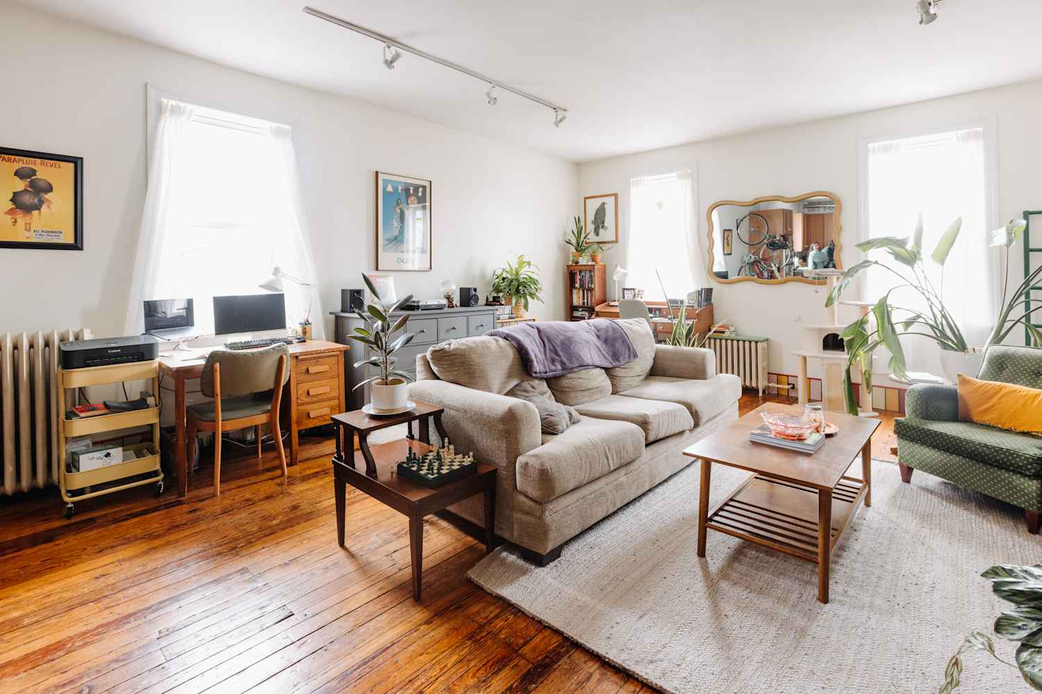 Ashley’s Memorial Day Sale Has Unbeatable Discounts on Pet-Friendly Sofas and More Stylish Furniture