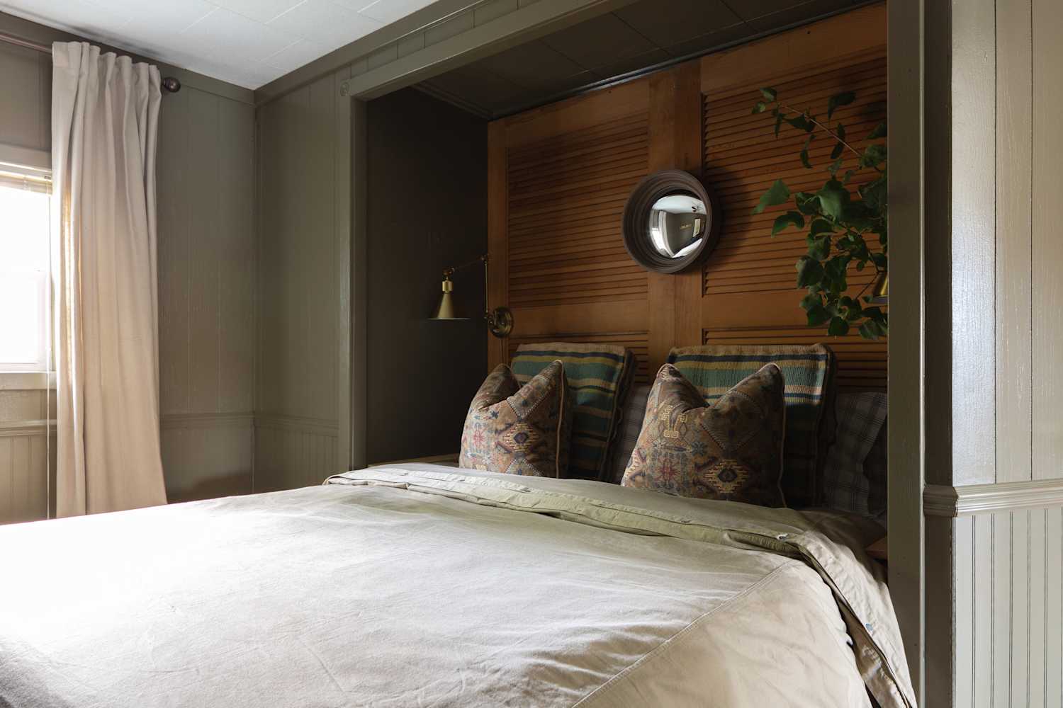 I Finally Found an All-Season Bed Blanket That’s the Perfect Weight (It Looks Vintage!)