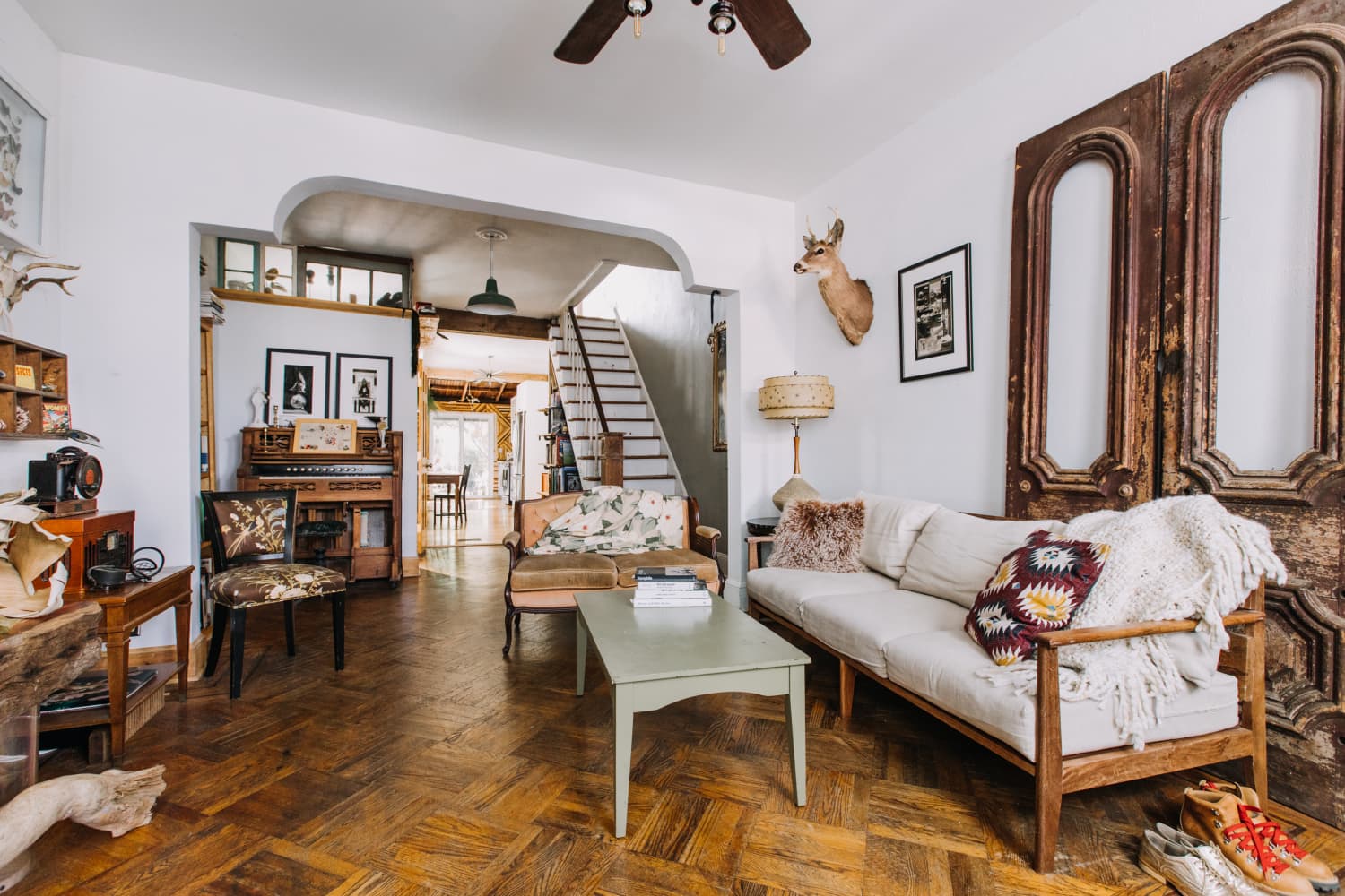 Forget Thrift Stores — This Hidden Gem Is Where You’ll Find All the Best Old-School Home Decor