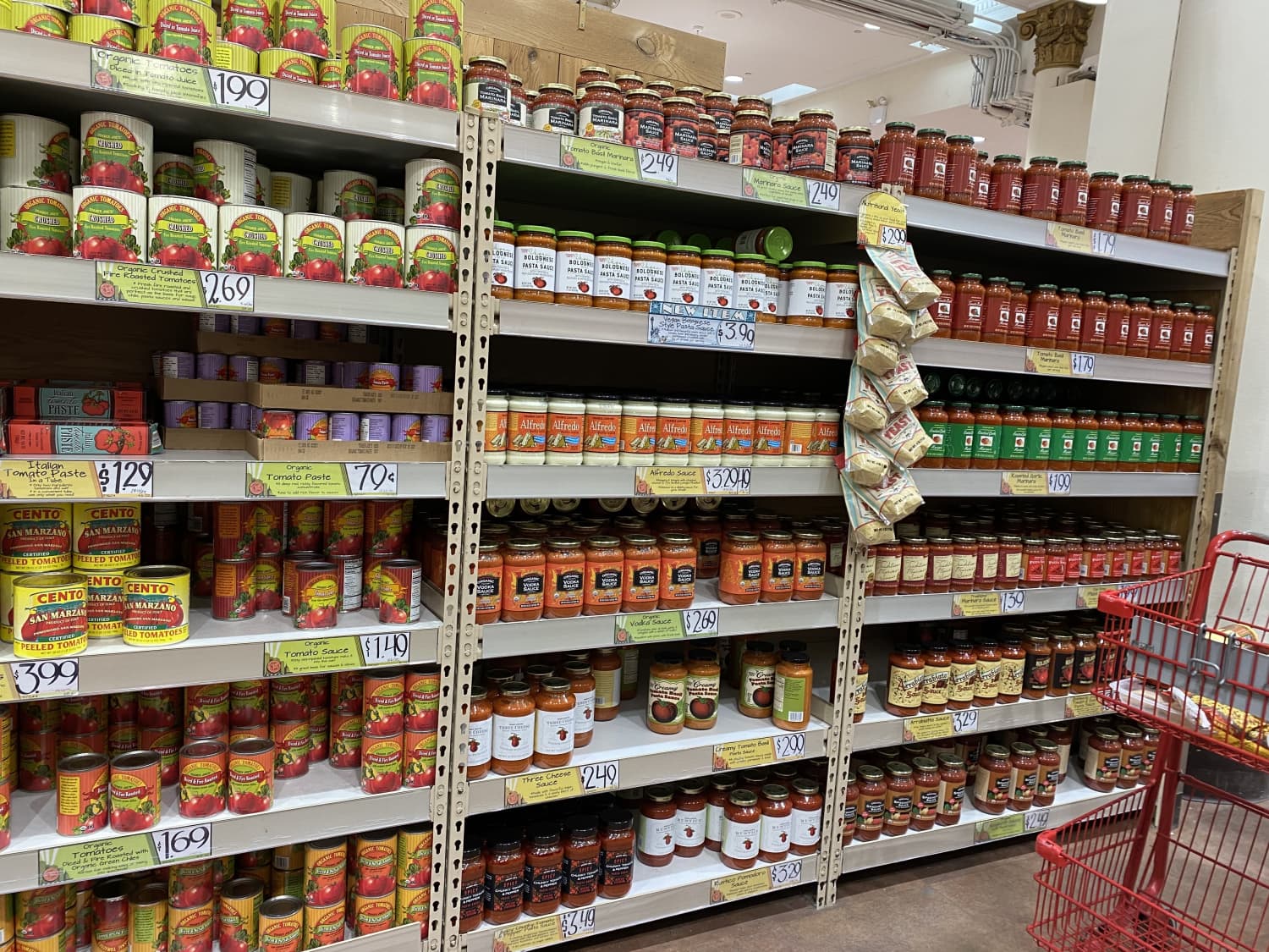 The $3 Jarred Pasta Sauce Trader Joe’s Employees Can’t Get Enough Of (One Buys “6 at a Time”)