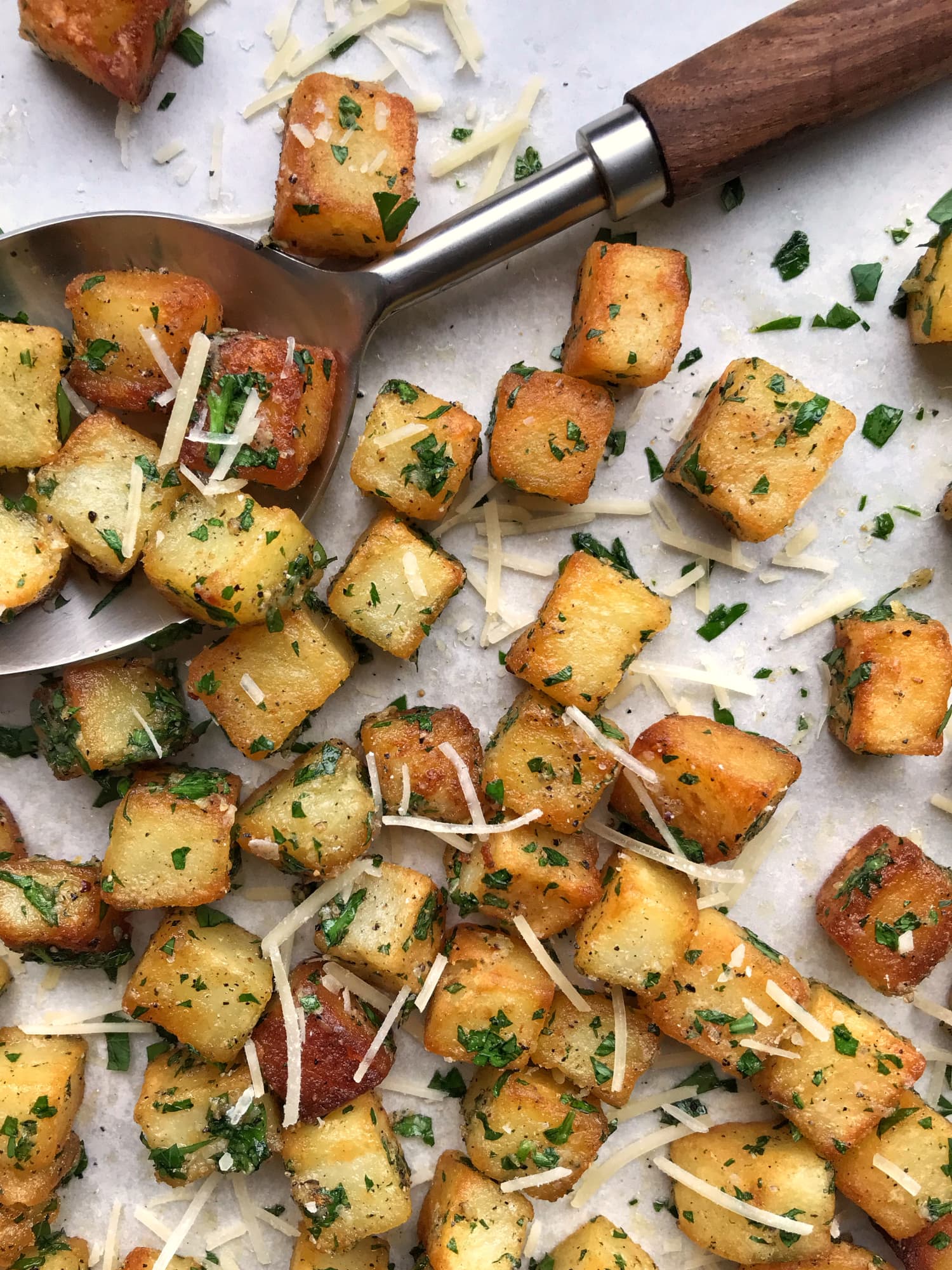 Pommes Persillade (Potatoes with Parsley and Garlic)