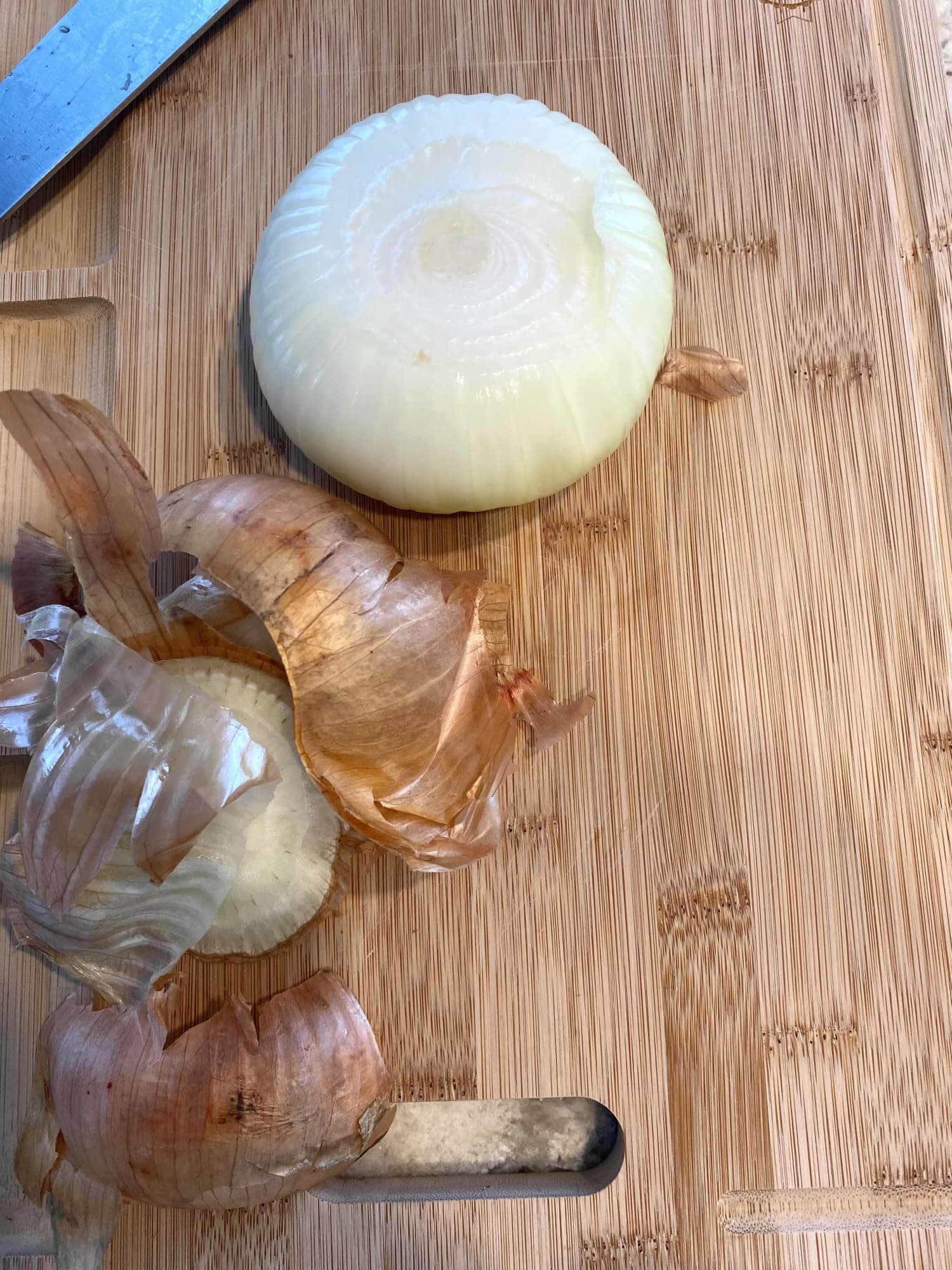 I Tried This No-Fuss Onion-Peeling Hack and It’s the Only Method I Want to Use Now