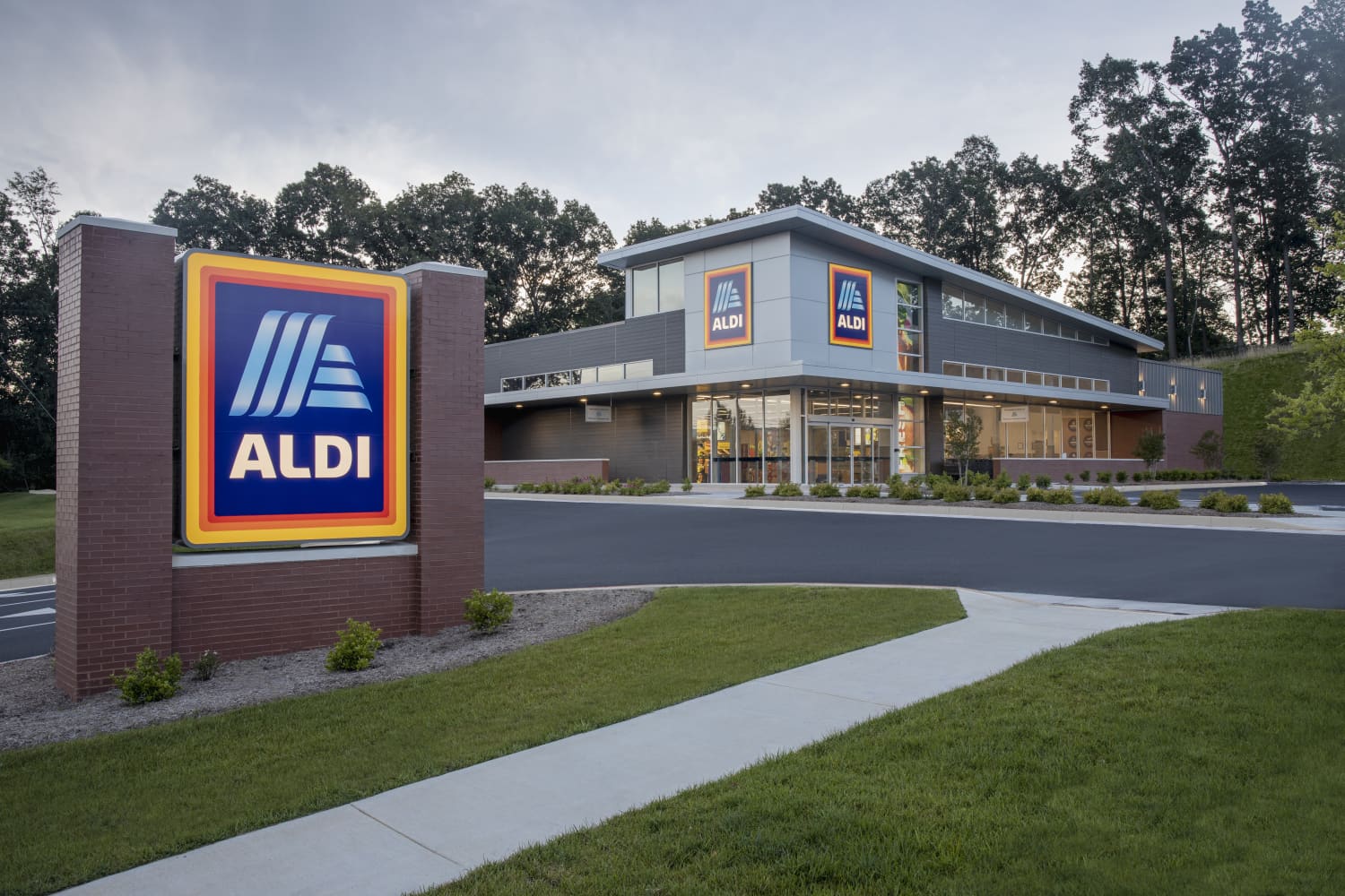 Aldi Customers Are Claiming This Shopping Cart Hack Is Ingenious — And I Might Have to Agree