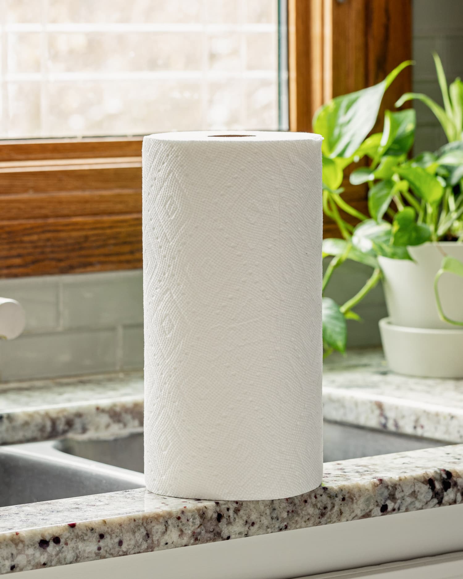 Why You Should Always Keep Paper Towels in Your Fridge (Plus, 7 Other Surprising Kitchen Uses)