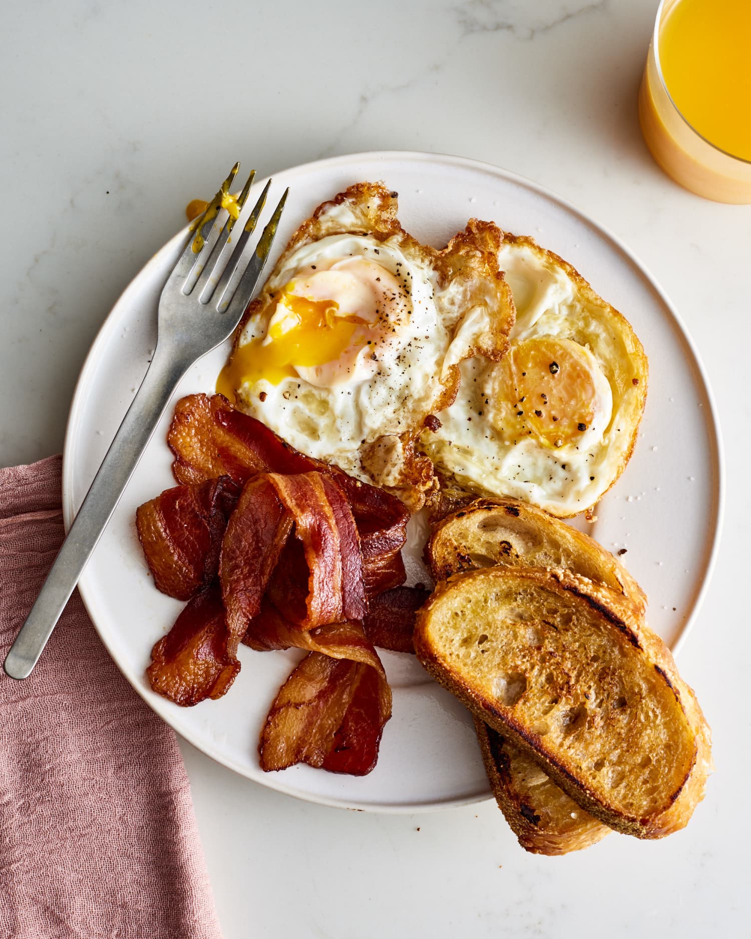 Once You Try Spanish Fried Eggs, You’ll Never Fry Eggs Any Other Way