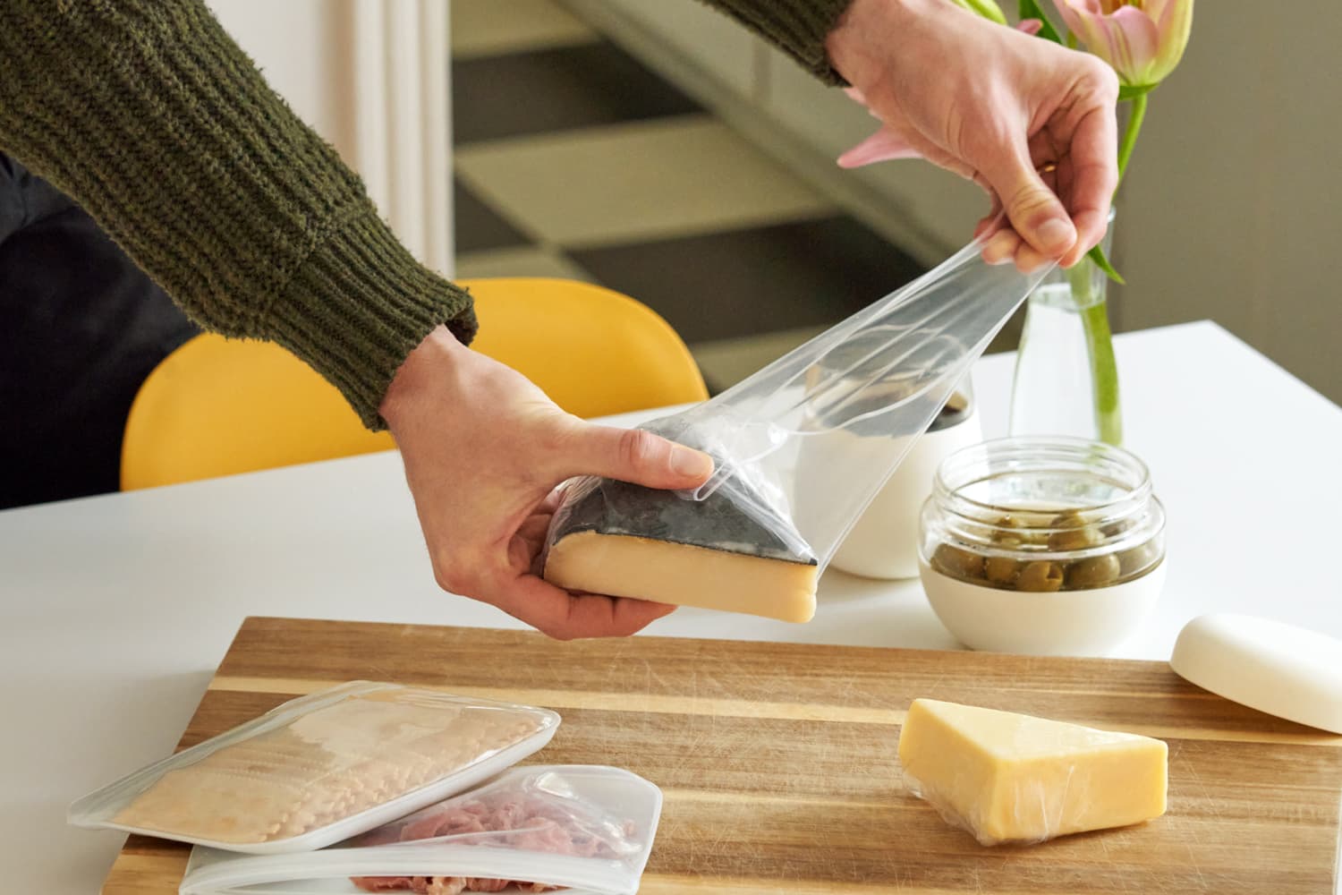 The Ingenious Reusable Stretch Wrap That’ll Make You Ditch Plastic and Foil for Good (and Save You Money!)