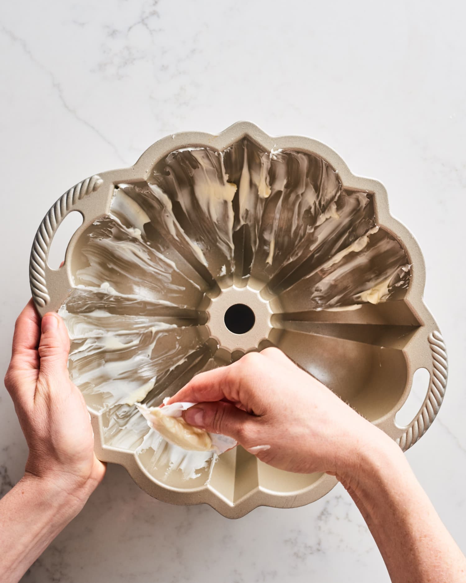 This Ingenious DIY Trick Will Turn Your Old Bundt Pan into a Tabletop