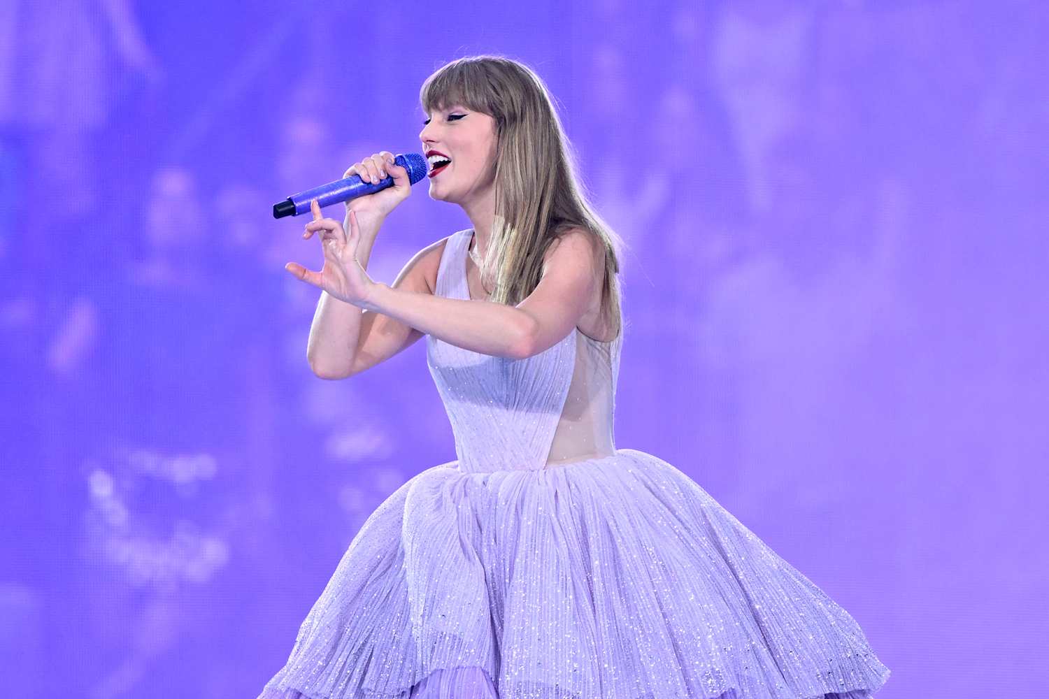 53 Taylor Swift Captions for Every Spring Vibe (Perfect for Flower Pics!)