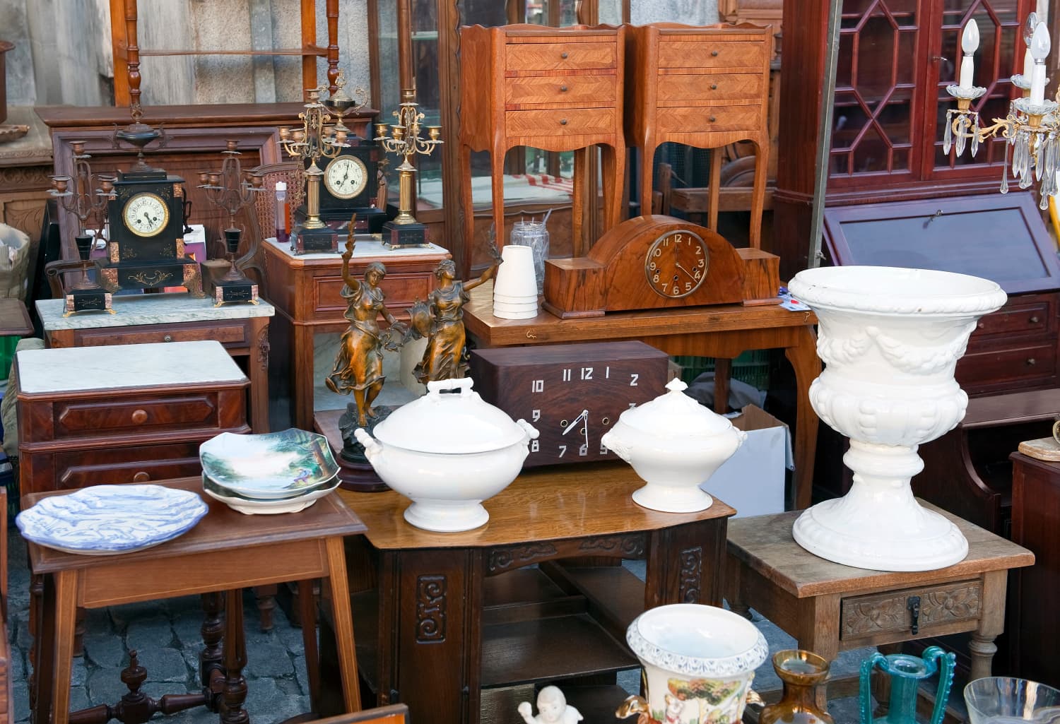 Things You Should Always Buy at Estate Sales, According to the Experts