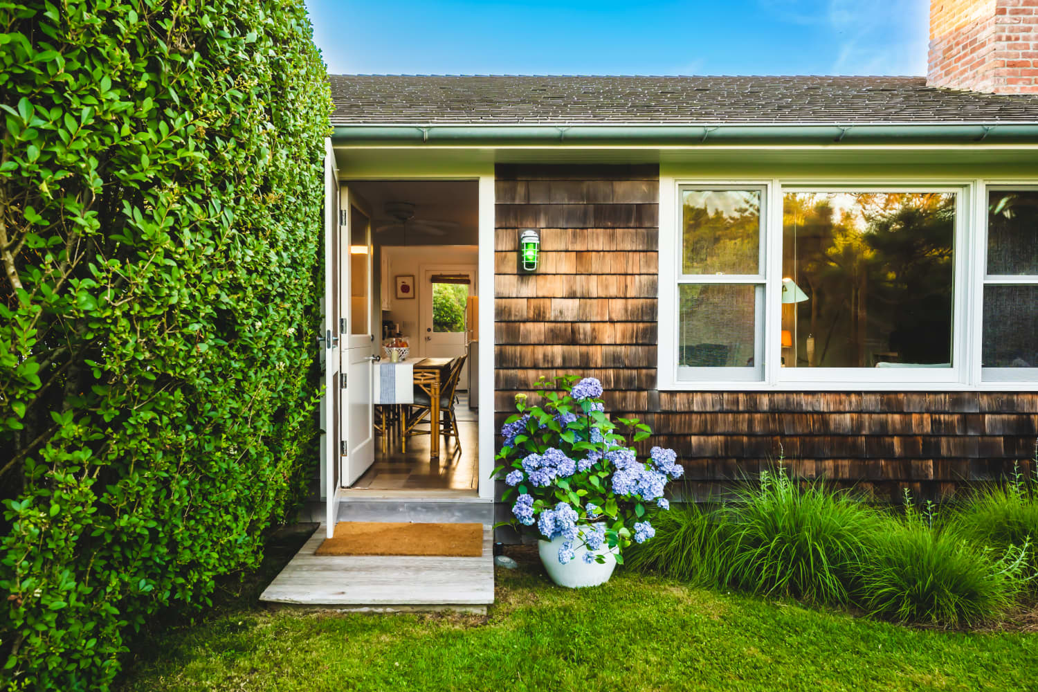 This Is the Best Time To Sell Your House This Year, According to Realtor.com