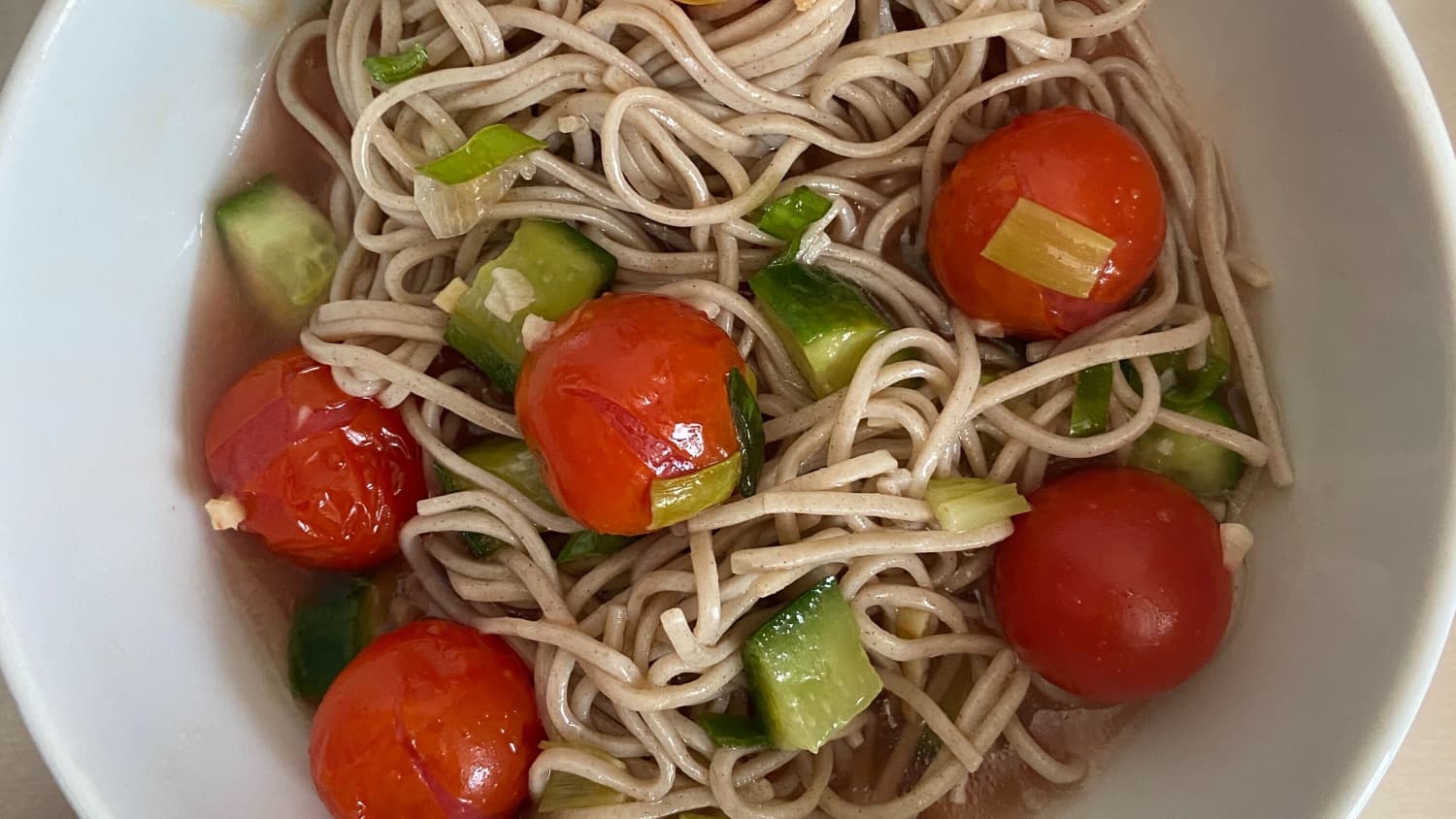 Tomato Water with Cold Soba and Veggies-image