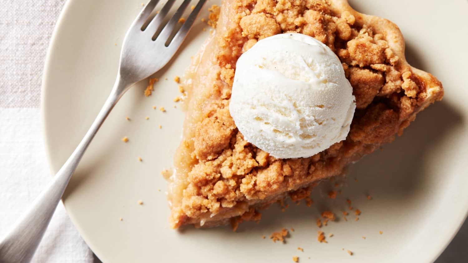 How to Make a Classic Dutch Apple Pie-image