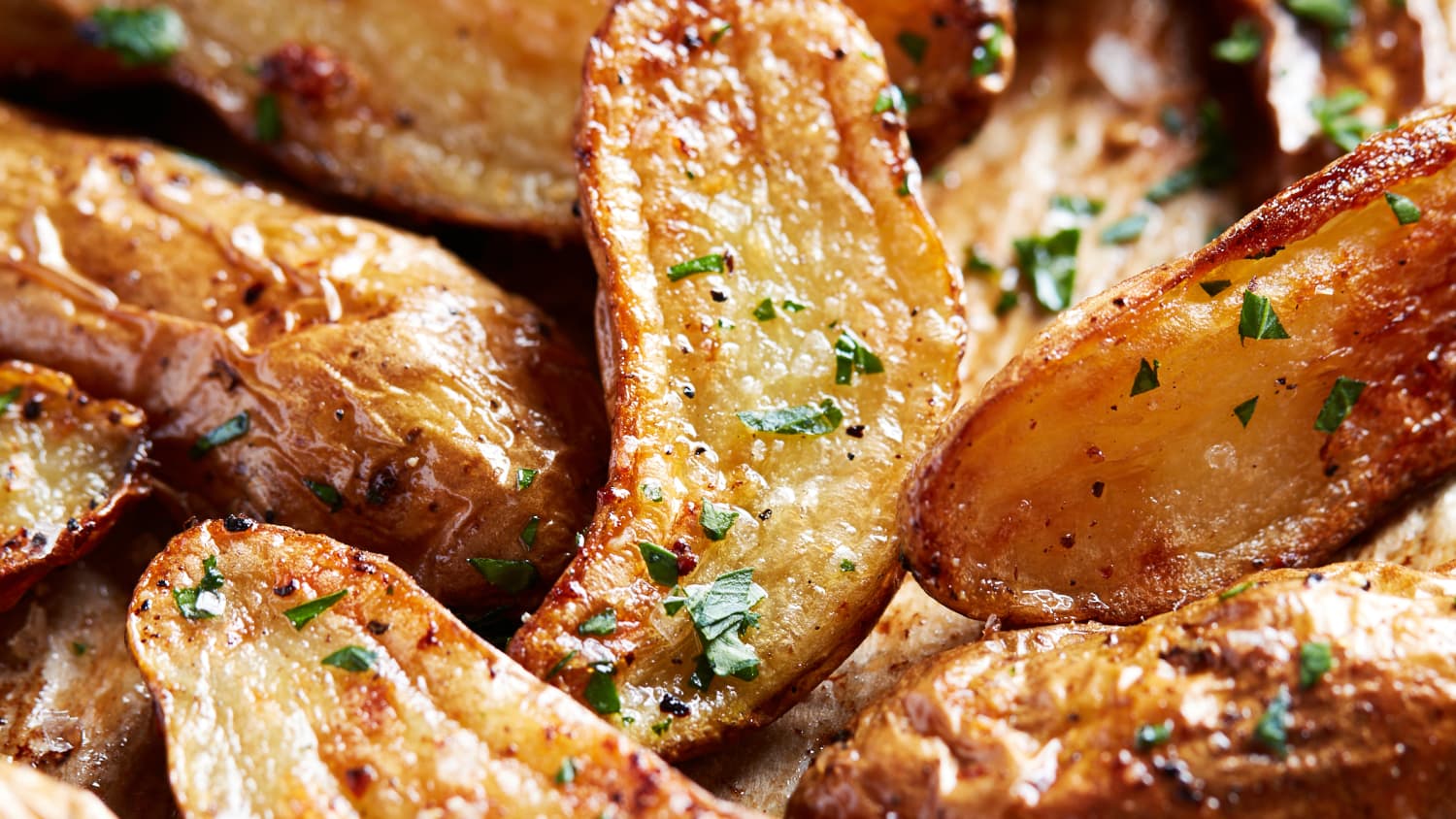 Roasted Garlic Butter Fingerling Potatoes-image