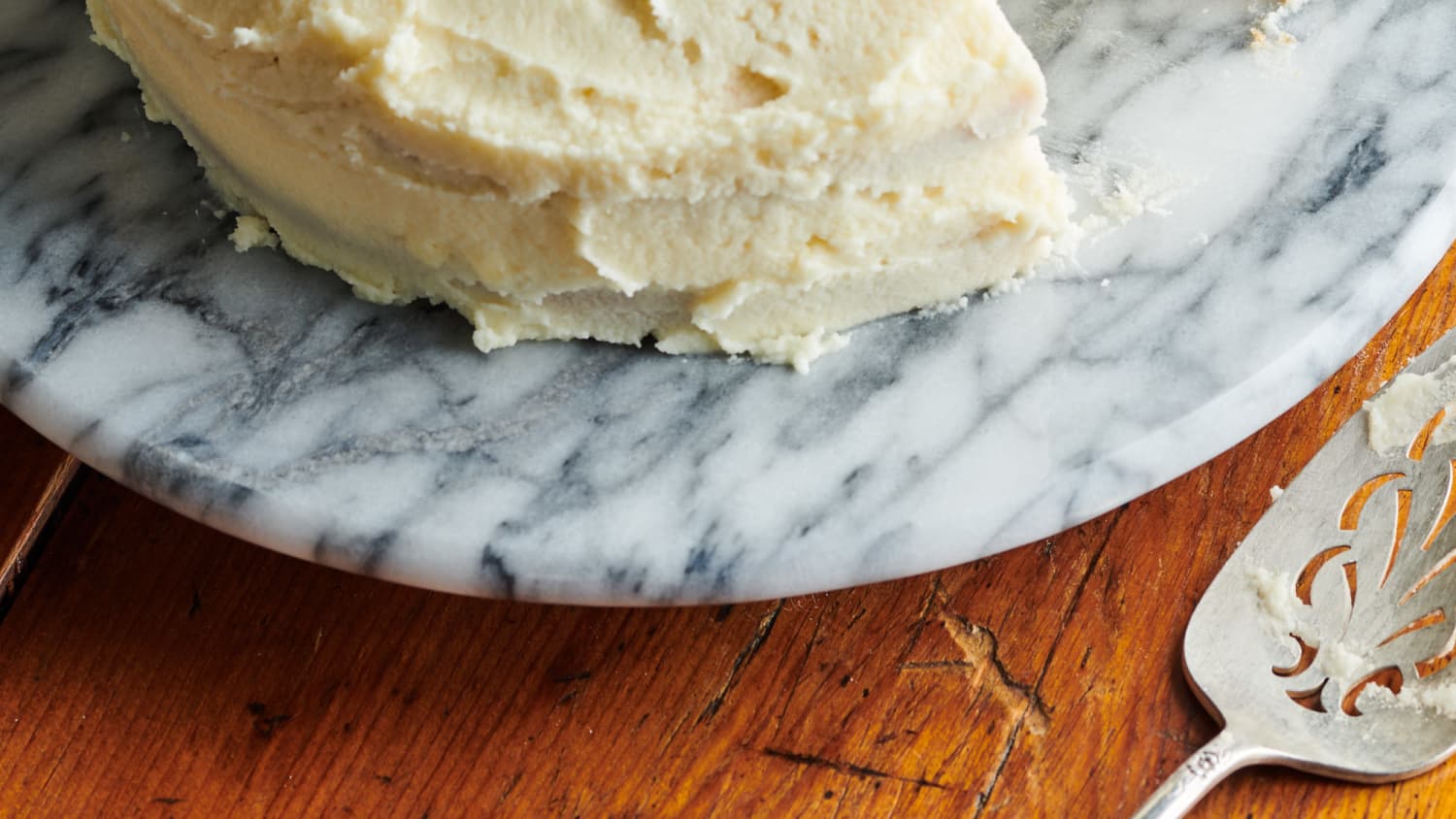 How to Make The Best White Cake From Scratch-image