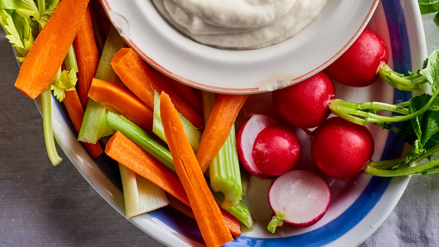 Toum (Lebanese Garlic Sauce)-image
