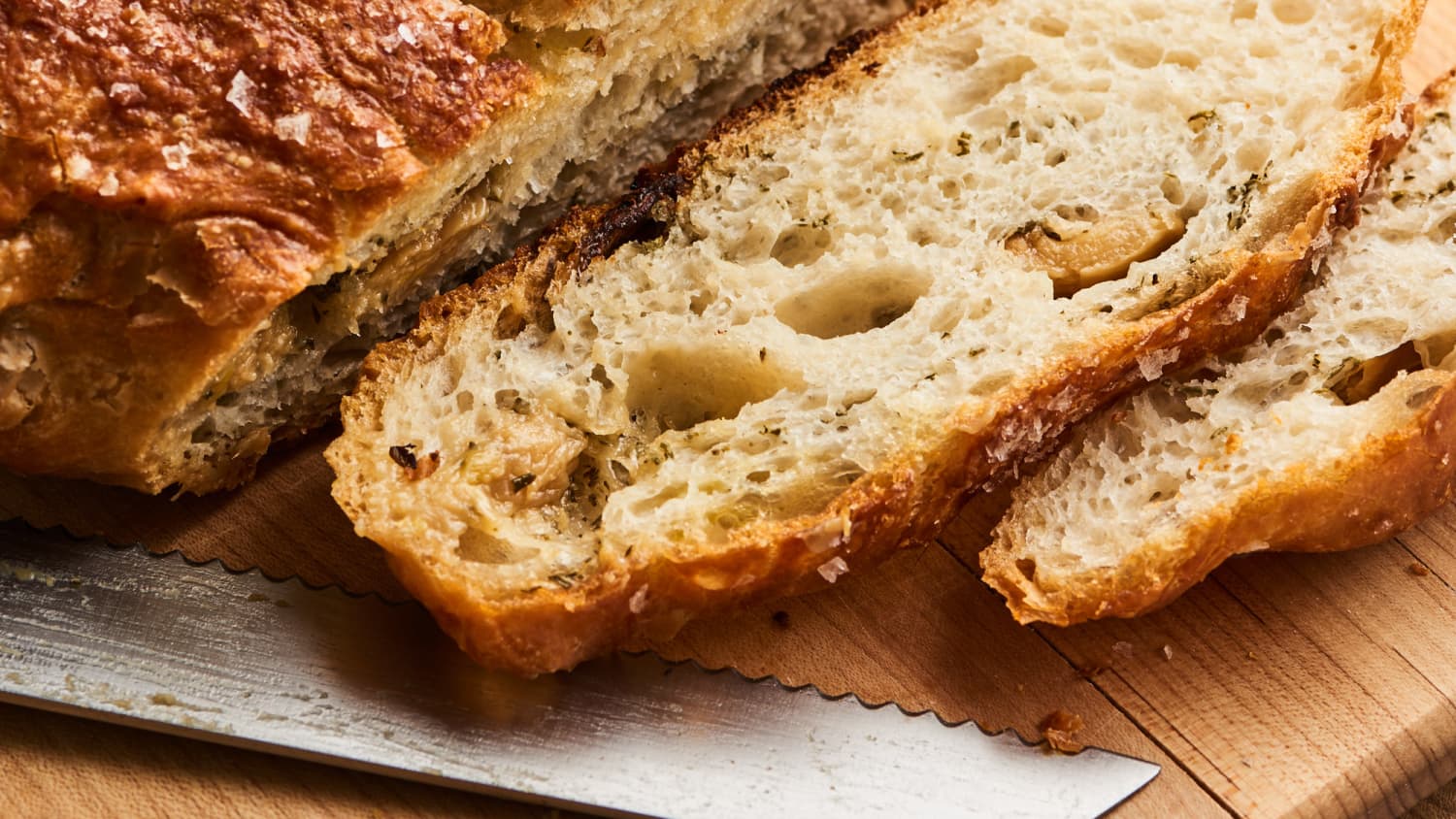 Roasted Garlic and Herb No-Knead Bread-image