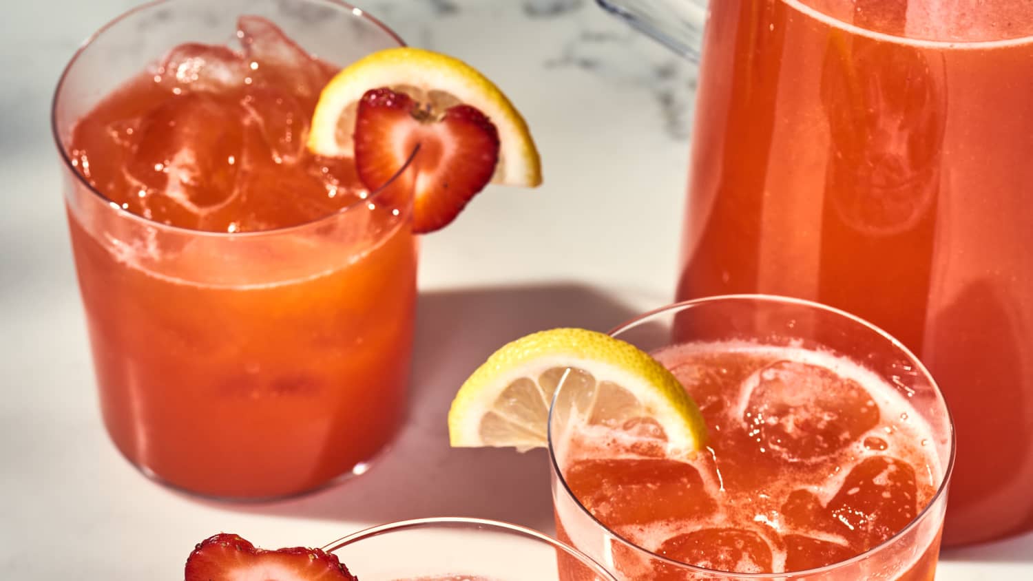 How To Make Strawberry Lemonade -image