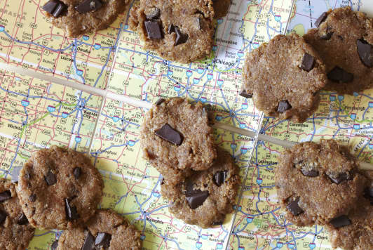 10 Tasty Car Snacks to Pack for Long Trips