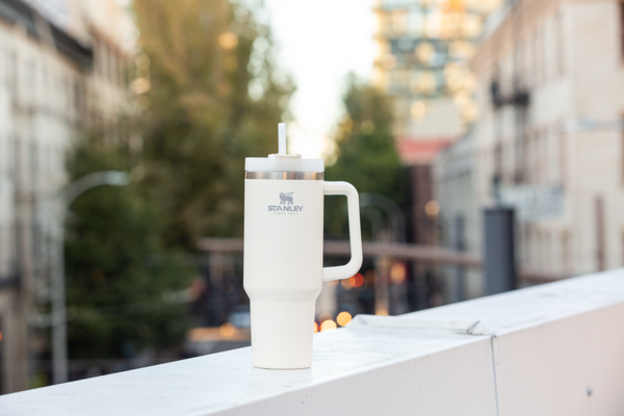The Sold-Out Travel Mug with a 30,000-Person Waitlist Now Comes in Holiday Colors — Get It Before It's Gone