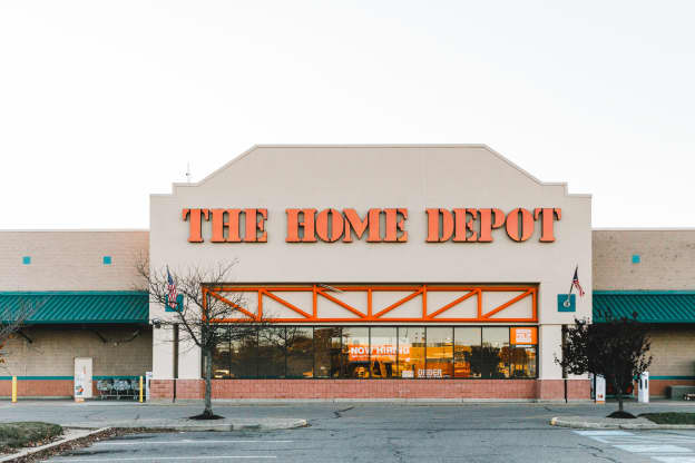 The Home Depot Is Offering Up to 45% Off Patio Furniture, Grills, and Other Appliances