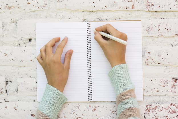 Wondering How to Start Journaling? Here Are Some Expert Tips.
