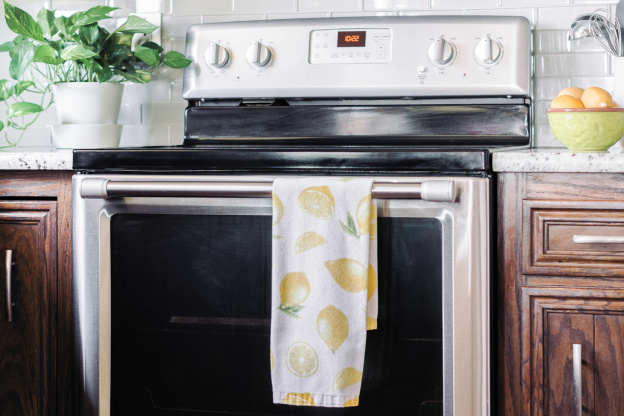 This Non-Toxic DIY Cleaner Is the Answer to Your Oven Cleaning Woes