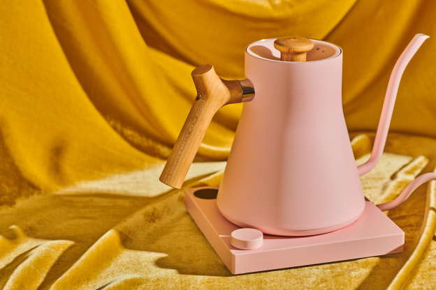 This Gorgeous Electric Kettle Is the Perfect Gift for Coffee Lovers