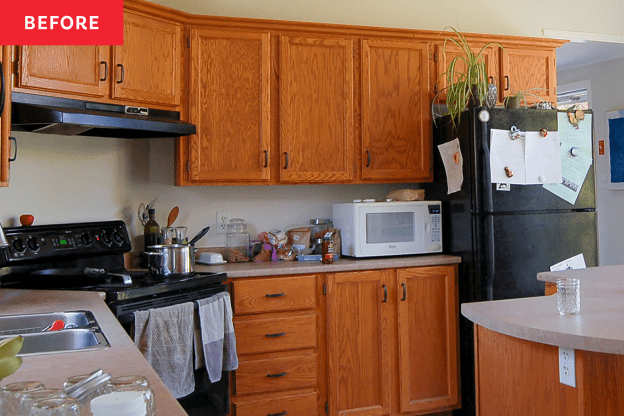 Fresh Doors Give This Kitchen's Dated Wood Cabinets a Whole New Look
