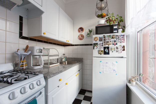 This Renter-Friendly Find Creates Storage out of Thin Air and Takes up Zero Kitchen Space