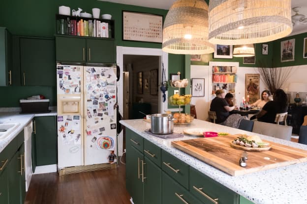 8 Brilliant Things Airbnb Hosts Know About Organizing Their Kitchens That You Don't