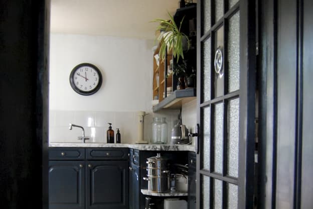 3 Budget-Friendly DIYs Gave This Kitchen an Instant Modern and Luxurious Feel