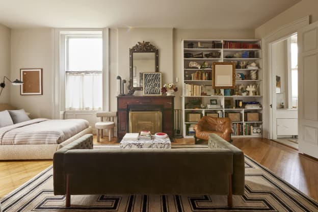 Professional Stager Jason Saft Transformed His 475-Square-Foot Studio