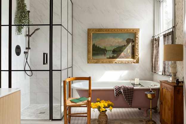 This Is the Vintage-Inspired Bathroom Trend We’re Seeing Everywhere Right Now