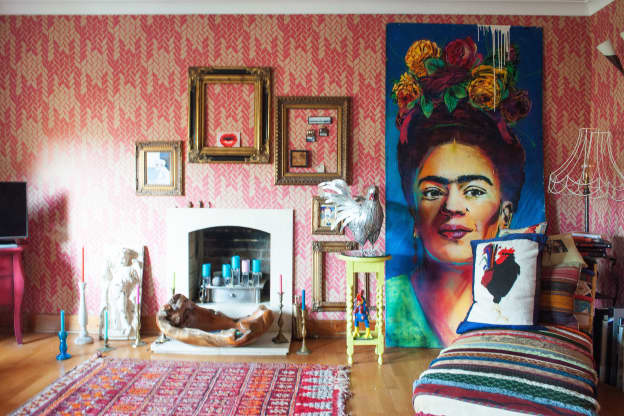 This Surprising Wallpaper Trend Is Back for 2024 (It's Renter-Friendly!)