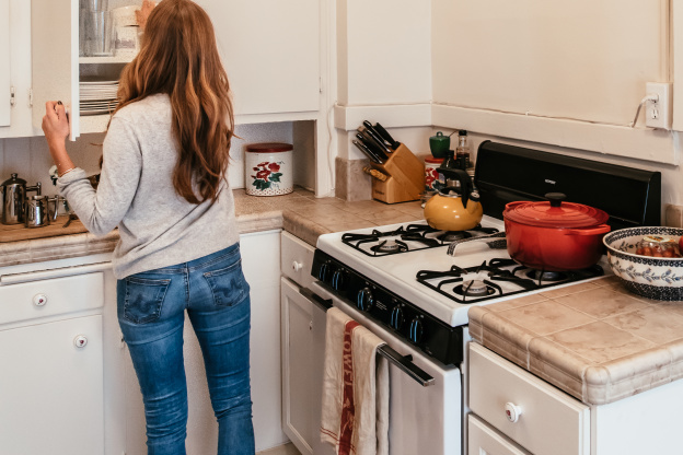 This Chic Organizer Will Instantly Double Your Kitchen Shelf Space — No Tools Required