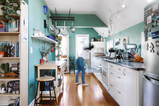 The $28 Amazon Find That Instantly Decluttered My Kitchen Drawers