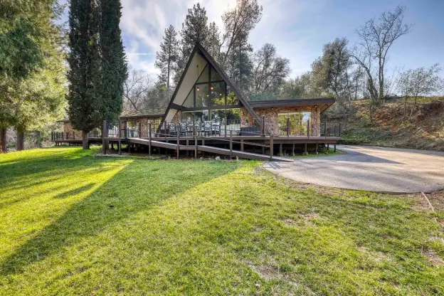 You Need to Peek Inside This Retro-Mod A-Frame in California