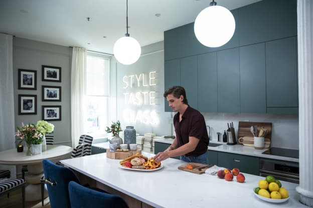 This Cabinet Hardware Finish Is Antoni Porowski's Kitchen Pet Peeve