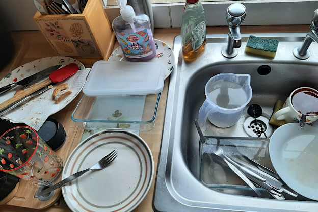 I Tried the “Domino” Trick to Declutter My Kitchen, and I’d Use It Again