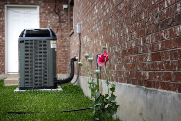 The 4 Signs a Home's Central Air Is on Its Way Out