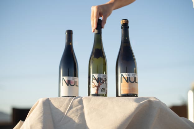 This (Actually Delicious!) Non-Alcoholic Wine Is My Go-To for Weeknight Sipping
