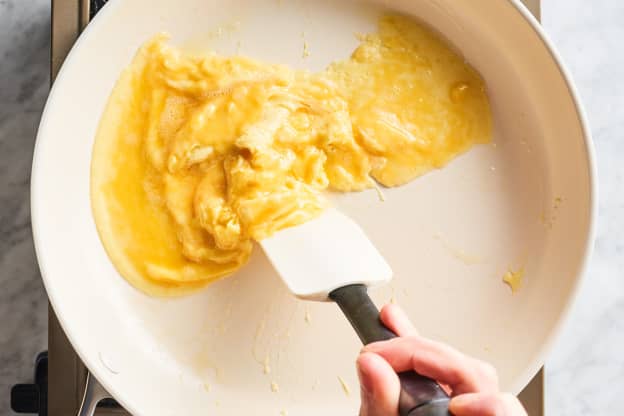 How to Clean a Ceramic Pan (Without Ruining It!), According to Experts