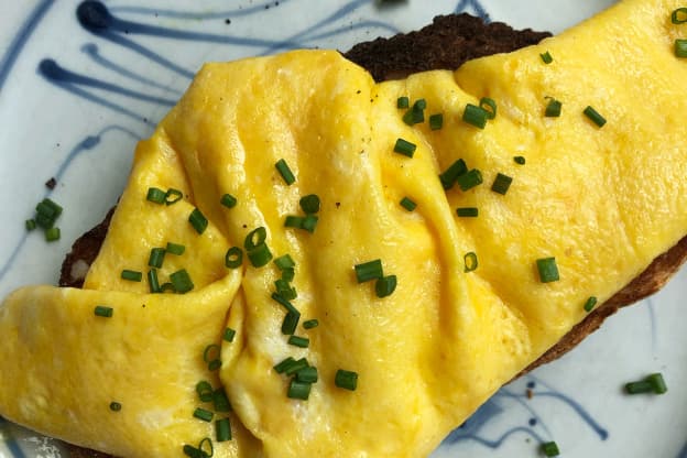 Jamie Oliver's 45-Second Omelet Technique Is Better than the French Way